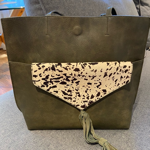 Green tote bag with removable leopard print clutch - Picture 1 of 4